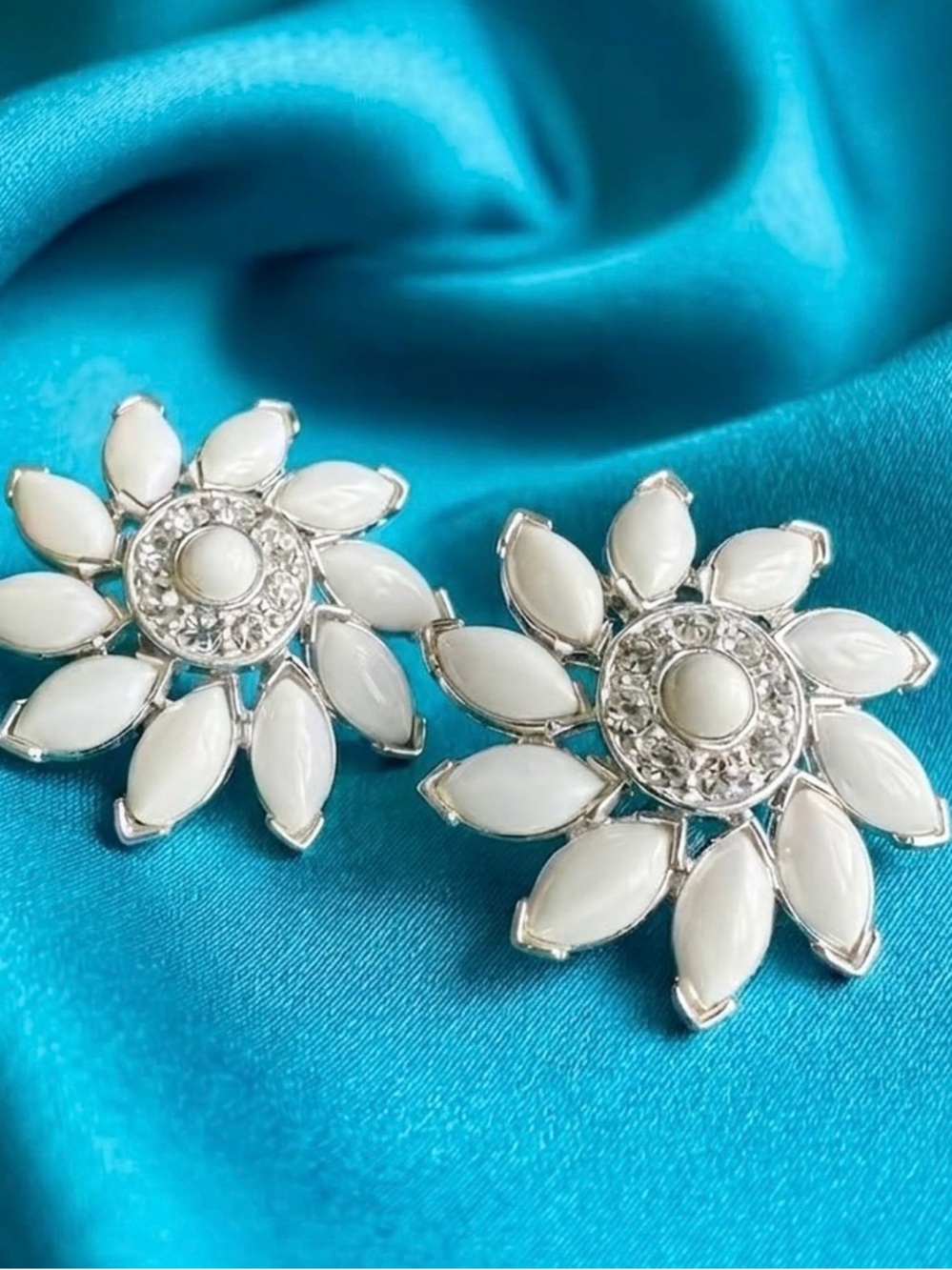 Vintage VOLUPTE White Thermoset Flower Clip On Earrings Rhinestones Mid Century
